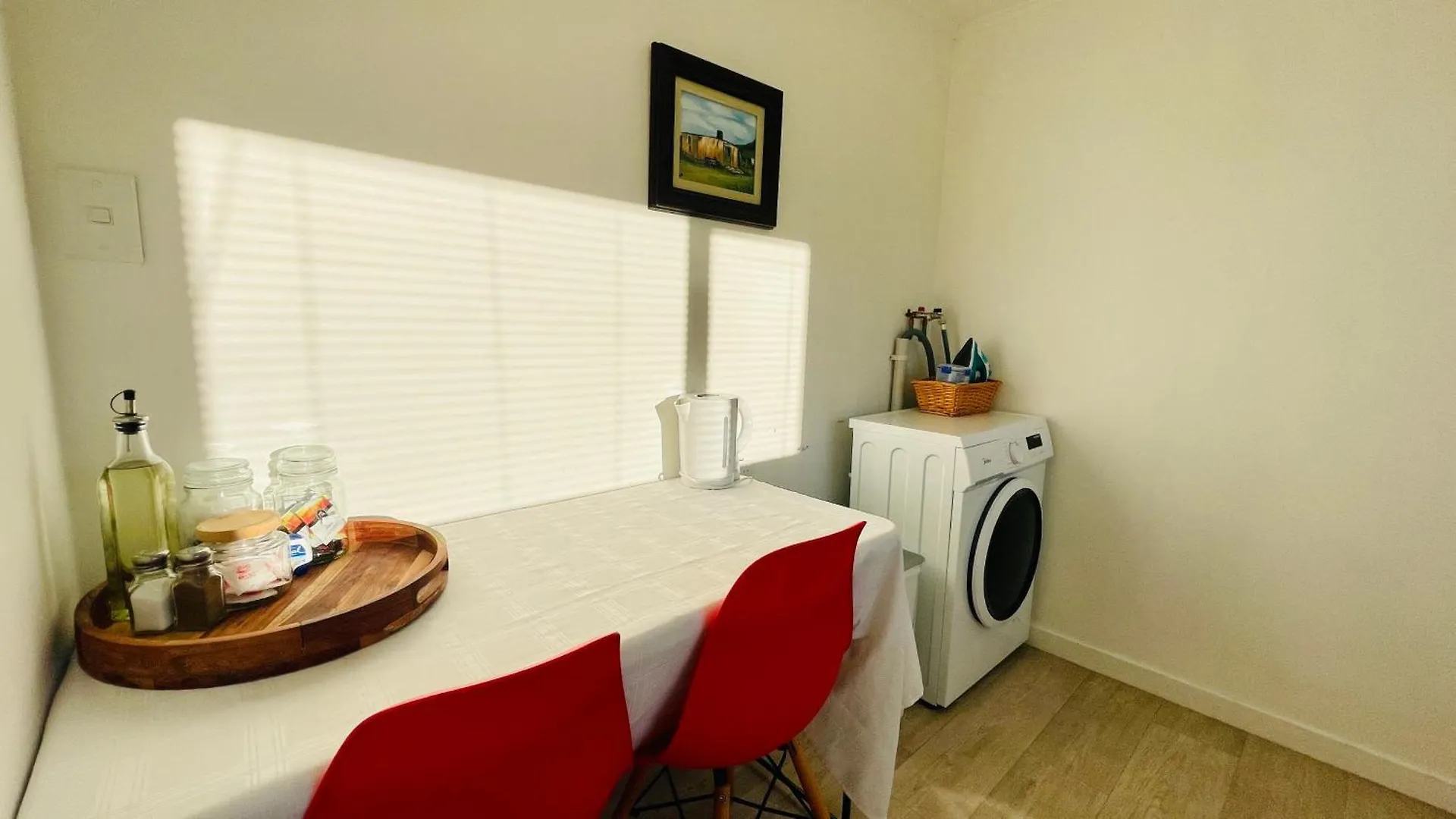 Little Home On Glanmire contacts